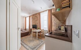 Stylish Studio Close To City Center, Cafes & Parks & Local Dining